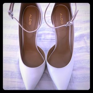 Aldo pumps.